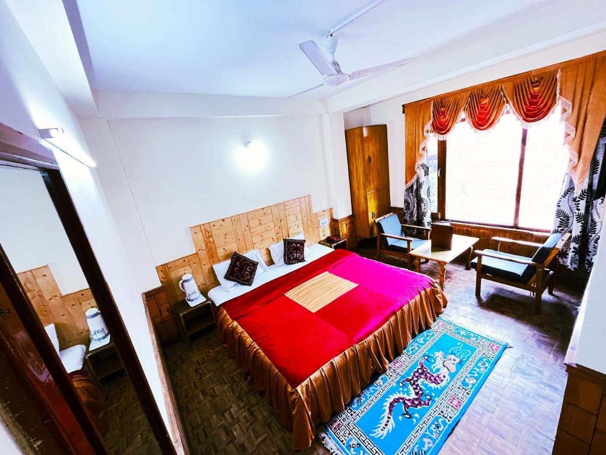 Hotel Snow Mountain Mall Road Manali  Bagian luar foto