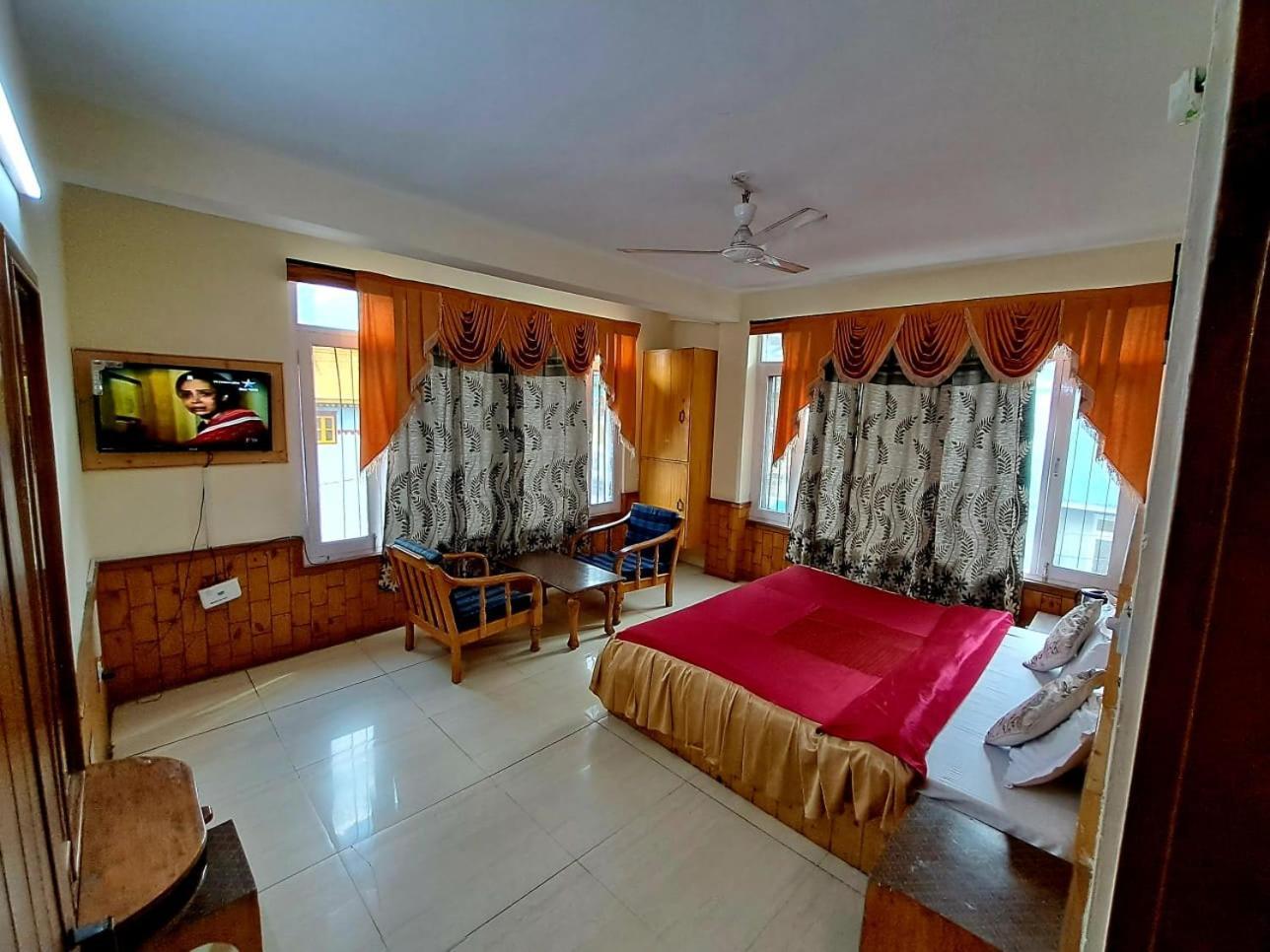 Hotel Snow Mountain Mall Road Manali  Bagian luar foto